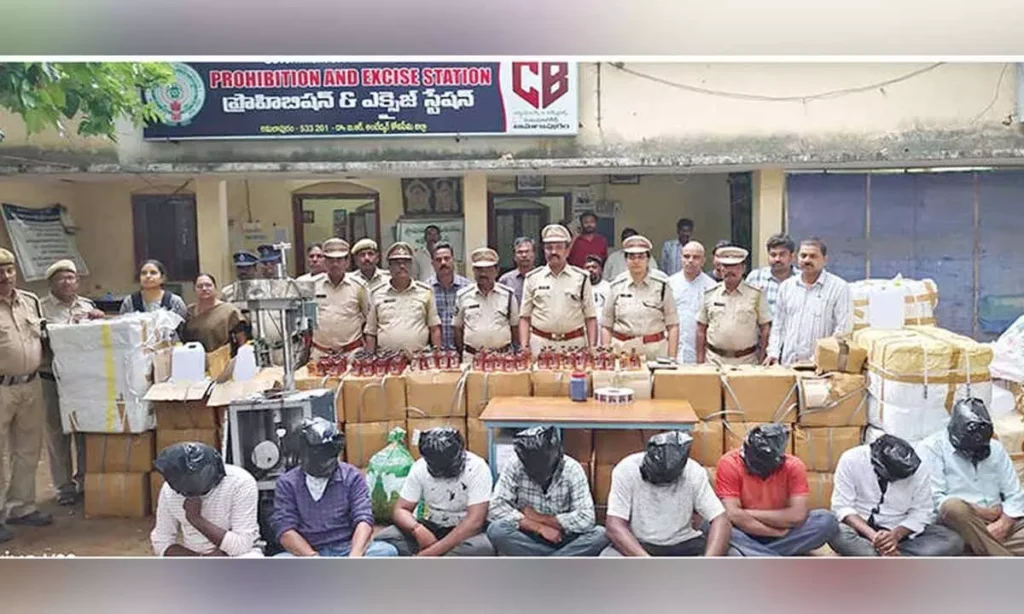 Three spurious liquor units busted, 14 arrested 1562782 police